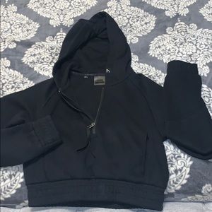 Black cropped Gymshark